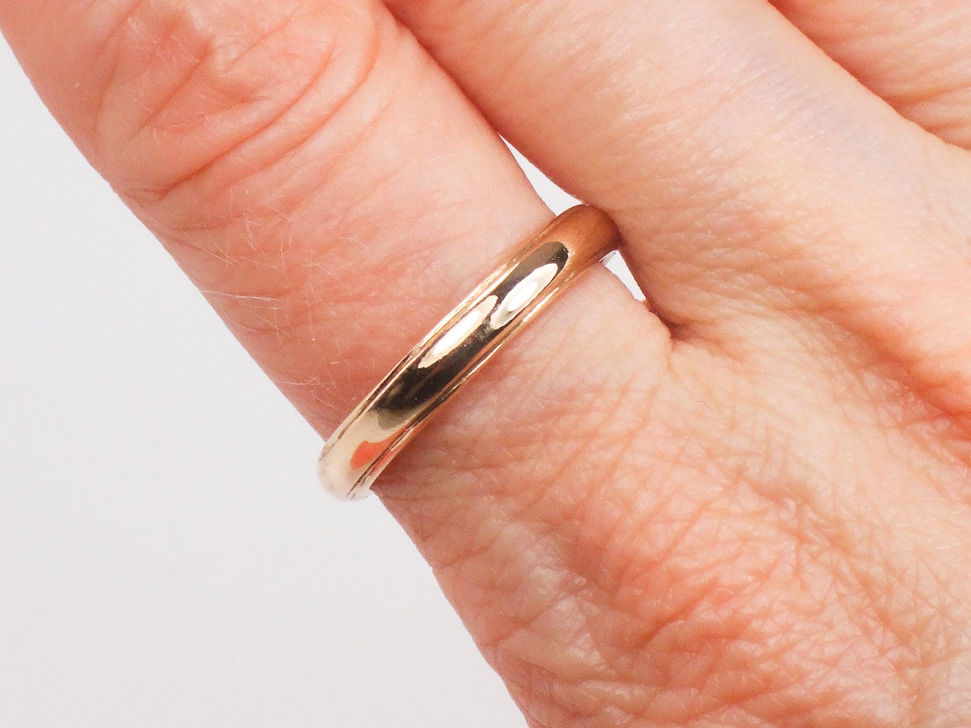 Vintage Thin 14k Yellow Solid Gold Wedding Band 3.3 MM Stacking Ring Size 8