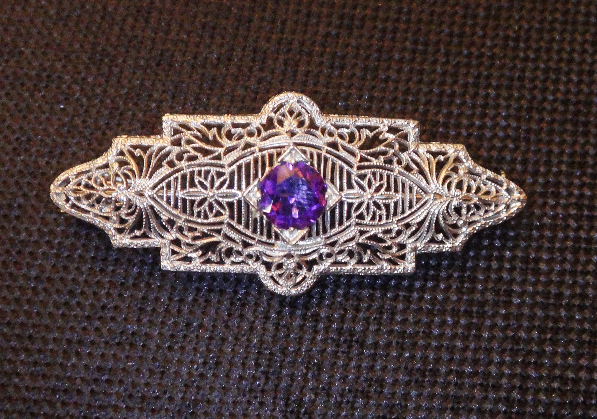 Vintage Art Deco Amethyst Pendant Pin: 14k White Gold Filigree
