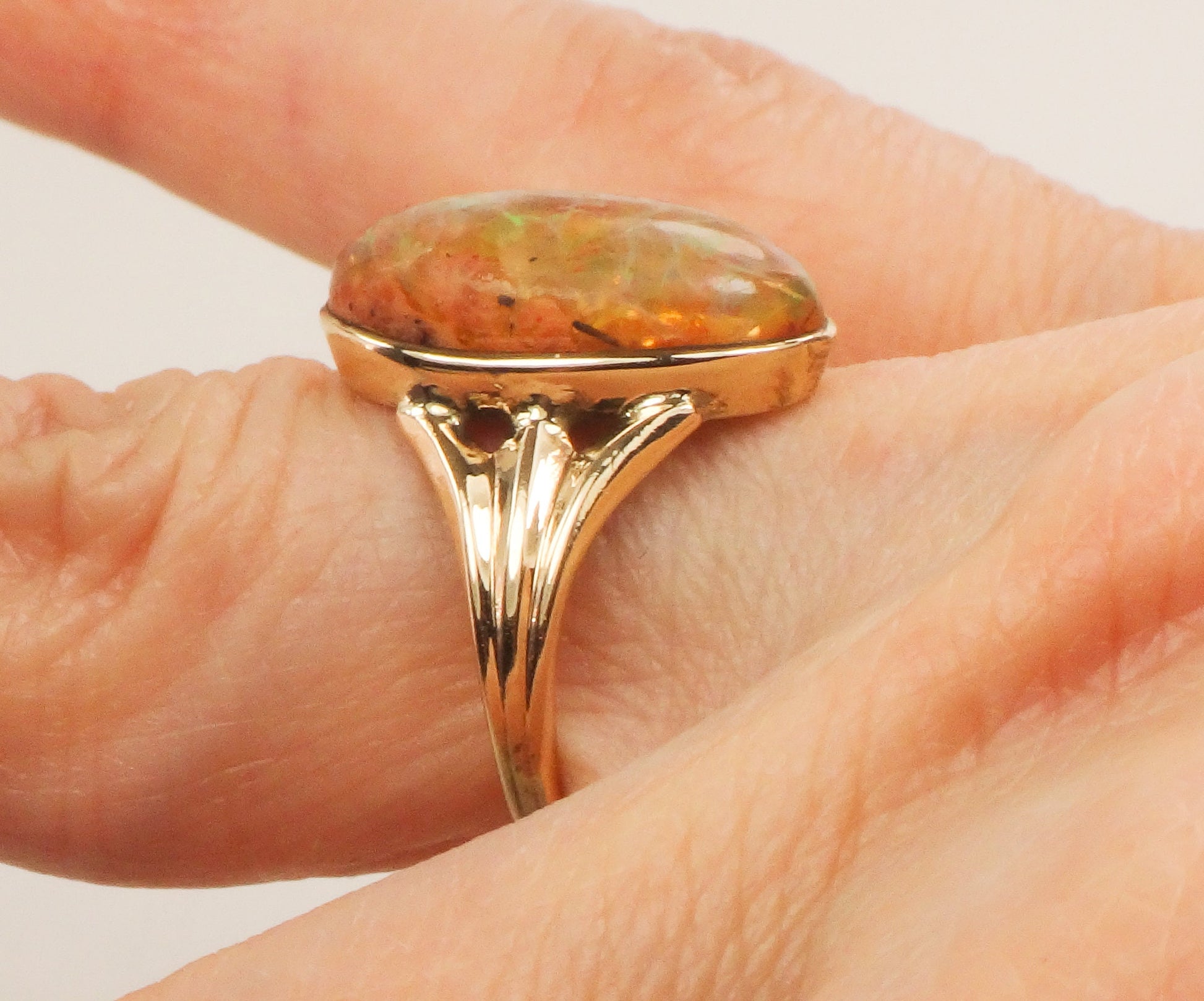 Vintage 10k Yellow Gold Natural Multi-Colored Opal Ring Size 5