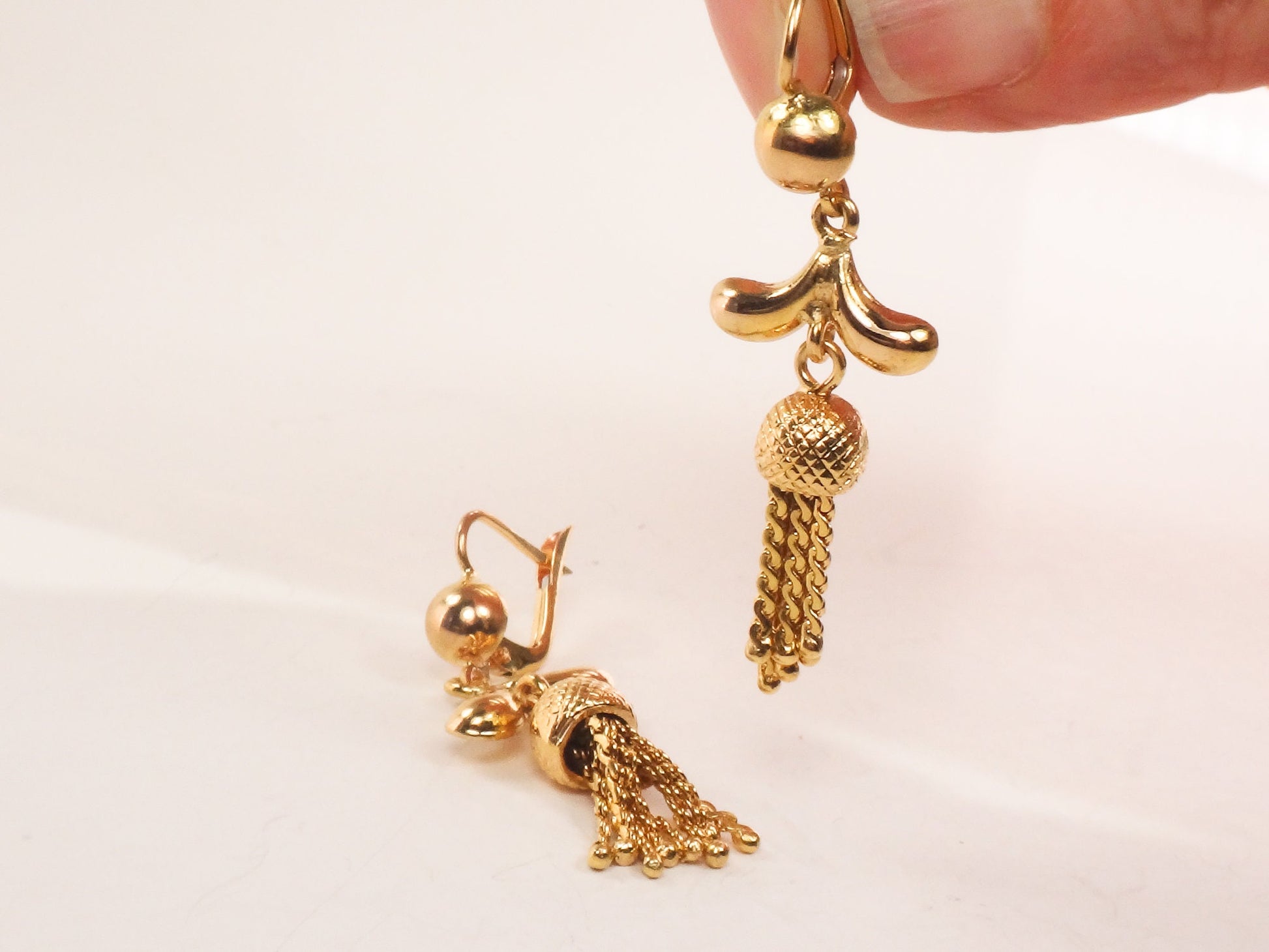 Vintage 18k Yellow Gold Tassel Dangle Earrings Fringe Earrings with Latch Backs