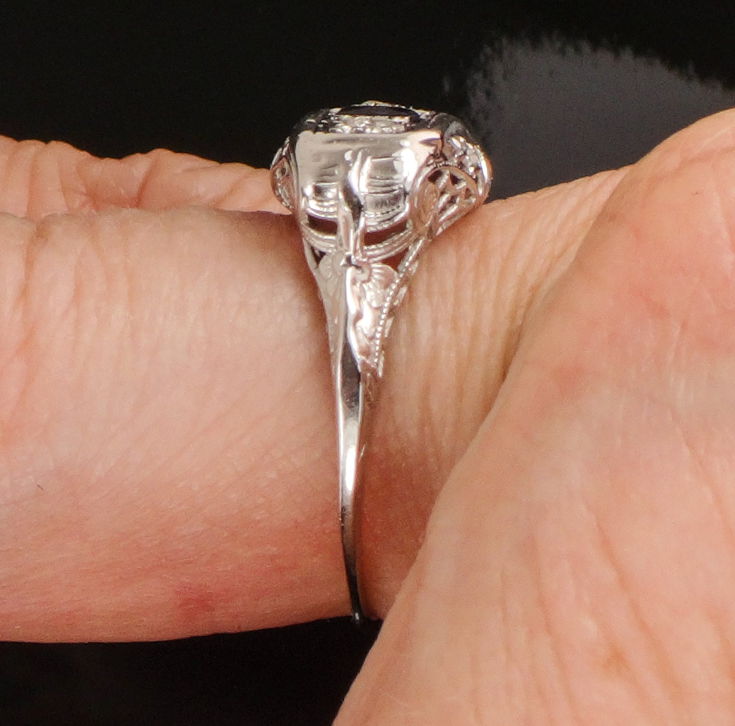 Vintage 18k White Gold Sapphire and Natural Diamond Filigree Ring 1930 Art Deco Ring Three Stone Ring Size 6