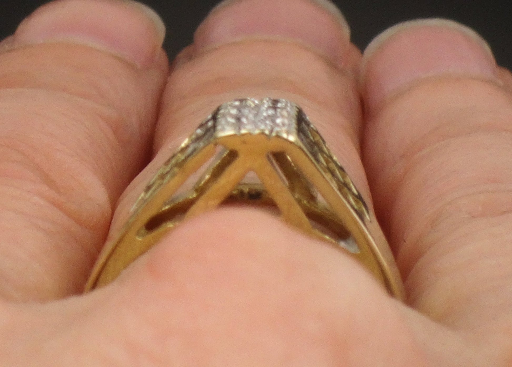 Vintage 14k Yellow Gold Natural Diamond Pierced Band Ring Size 5.75