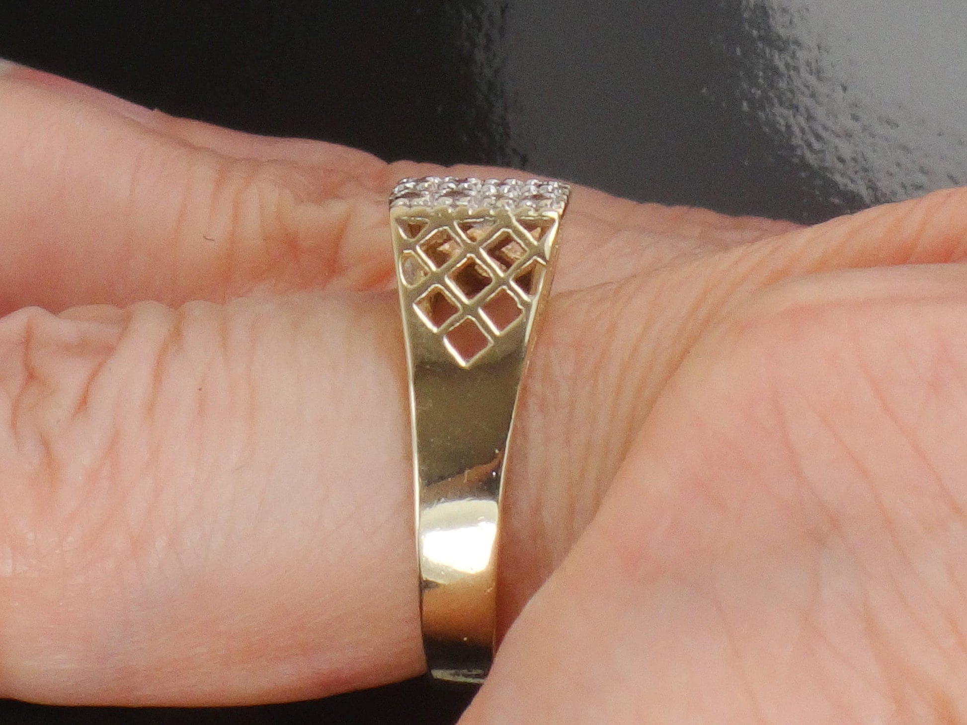 Vintage 14k Yellow Gold Natural Diamond Pierced Band Ring Size 5.75