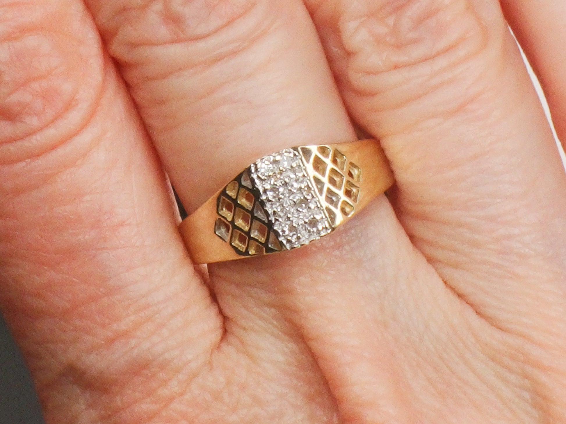 Vintage 14k Yellow Gold Natural Diamond Pierced Band Ring Size 5.75