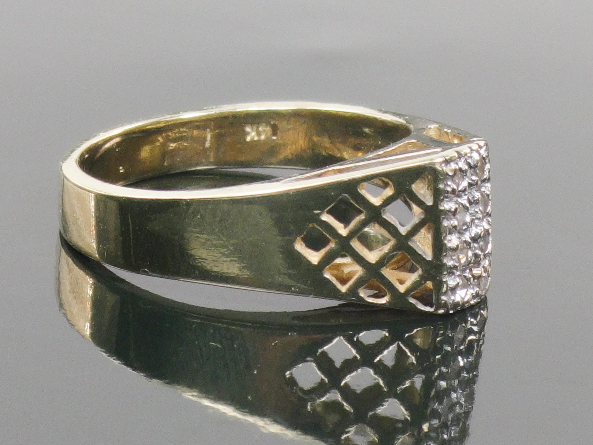 Vintage 14k Yellow Gold Natural Diamond Pierced Band Ring Size 5.75