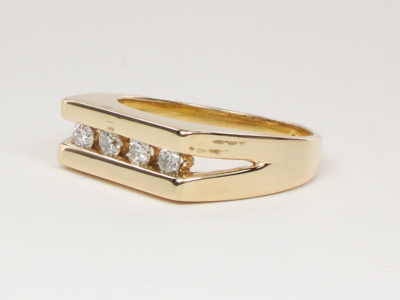 Vintage 14k Yellow Gold Natural Diamond Ring .20 CT TDW Size 5 3/4