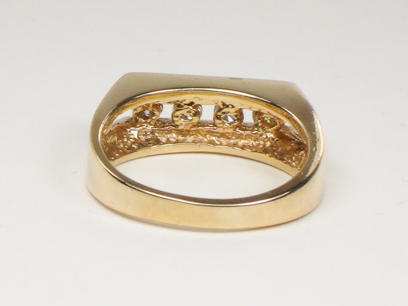 Vintage 14k Yellow Gold Natural Diamond Ring .20 CT TDW Size 5 3/4