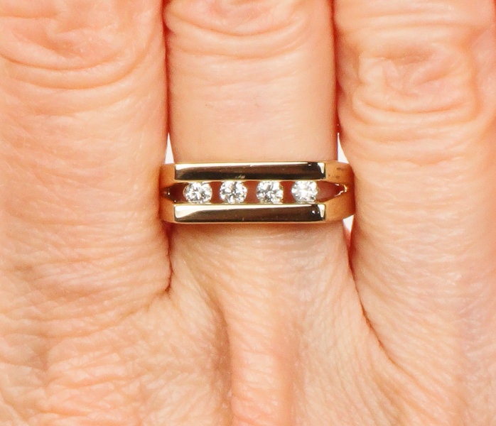 Vintage 14k Yellow Gold Natural Diamond Ring .20 CT TDW Size 5 3/4