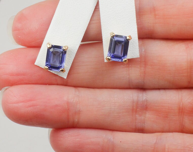 Vintage 14k Yellow Gold Purple Blue Spinel Stud Earrings