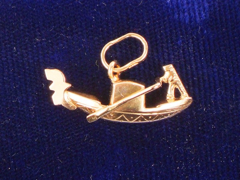 Vintage 18k Yellow Gold Italian Gondola Pendant Charm 3D Italy Travel Charm
