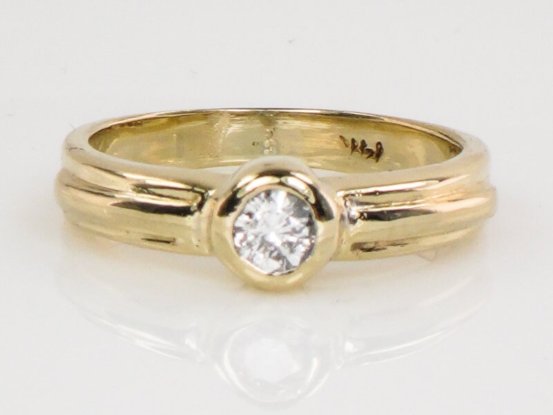 Vintage Solid 14k Yellow Gold Round Natural Diamond Solitaire Ring Size 5.5