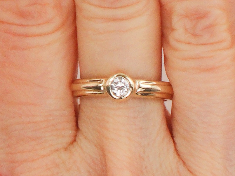 Vintage Solid 14k Yellow Gold Round Natural Diamond Solitaire Ring Size 5.5
