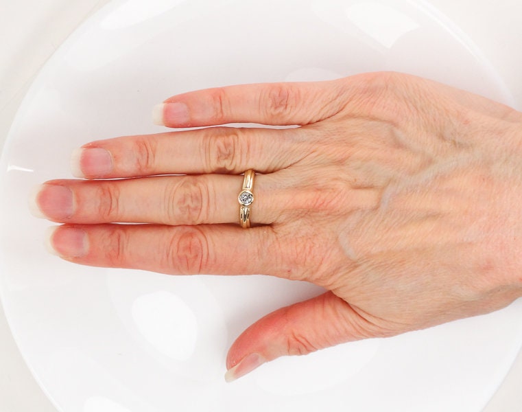 Vintage Solid 14k Yellow Gold Round Natural Diamond Solitaire Ring Size 5.5