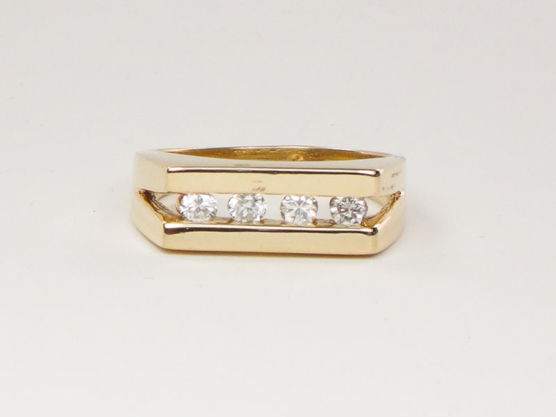 Vintage 14k Yellow Gold Natural Diamond Ring .20 CT TDW Size 5 3/4