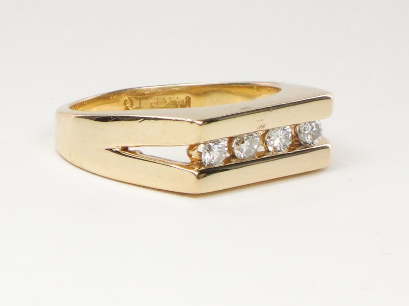 Vintage 14k Yellow Gold Natural Diamond Ring .20 CT TDW Size 5 3/4