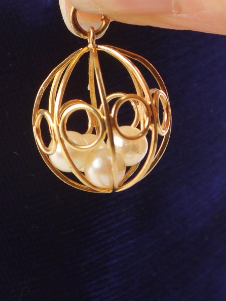Vintage 18k Yellow Gold Cultured Pearl Ball Cage Pendant Charm