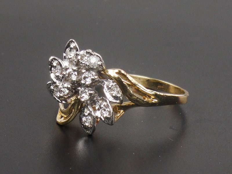 Vintage 14k Two Tone Gold Diamond Cluster Everyday Ring Size 8.25