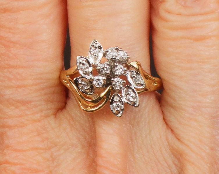 Vintage 14k Two Tone Gold Diamond Cluster Everyday Ring Size 8.25