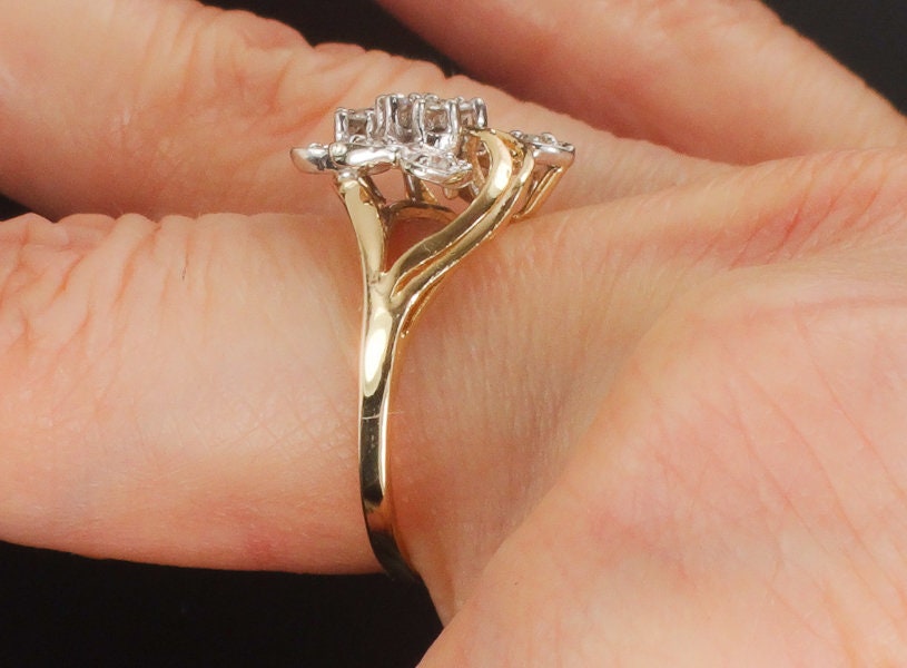 Vintage 14k Two Tone Gold Diamond Cluster Everyday Ring Size 8.25