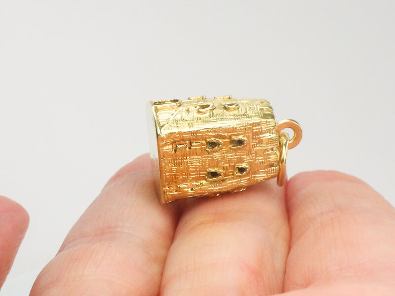 Vintage 18k Yellow Gold Castle Tower Charm, 3D Italy Travel Pendant