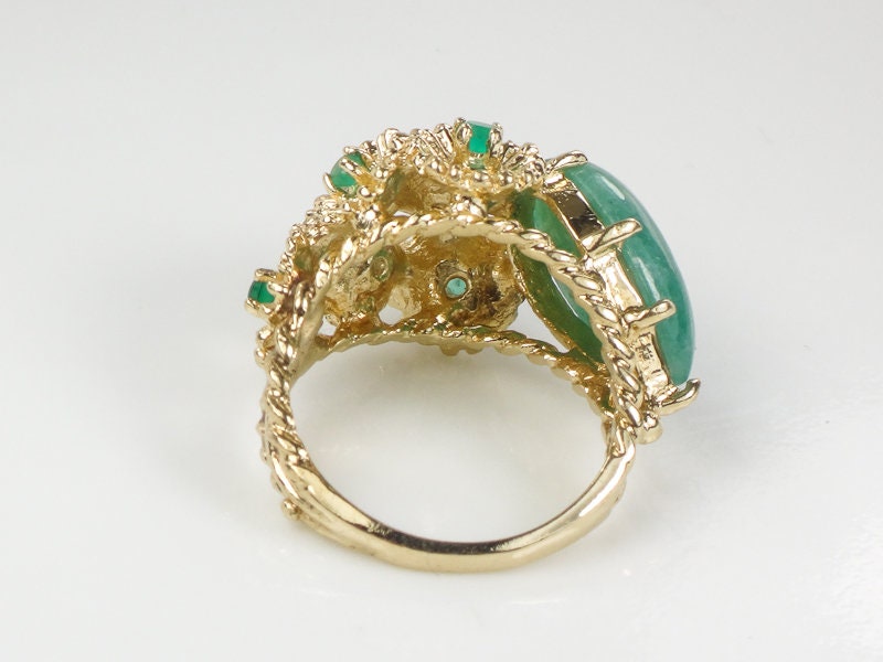 Vintage 14k Yellow Gold Green Jade and Chrysoprase Floral Cocktail Ring Size 6