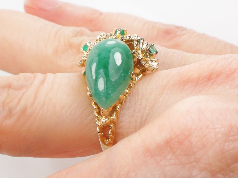 Vintage 14k Yellow Gold Green Jade and Chrysoprase Floral Cocktail Ring Size 6