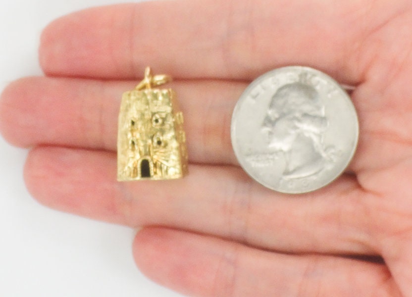 Vintage 18k Yellow Gold Castle Tower Charm, 3D Italy Travel Pendant