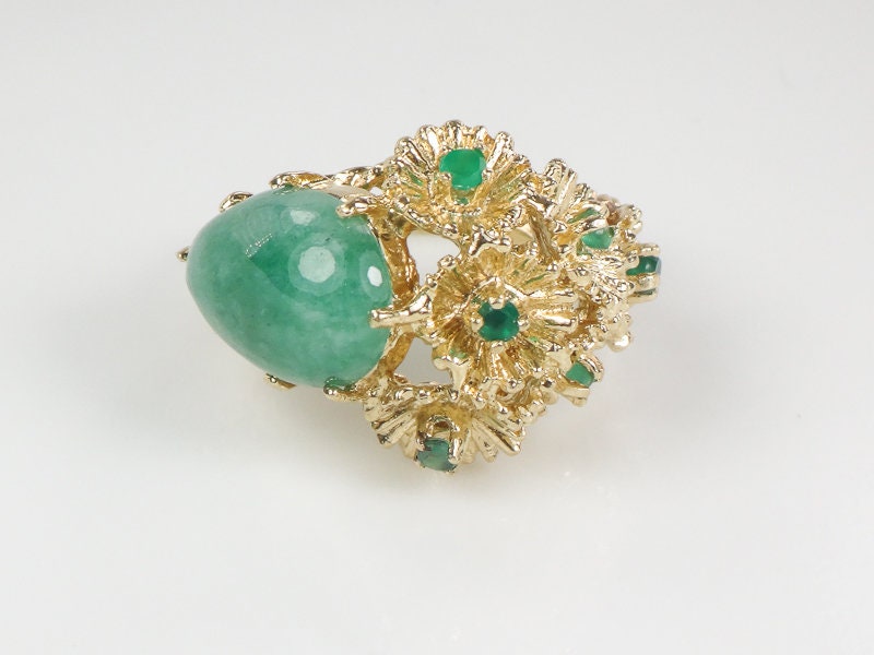 Vintage 14k Yellow Gold Green Jade and Chrysoprase Floral Cocktail Ring Size 6