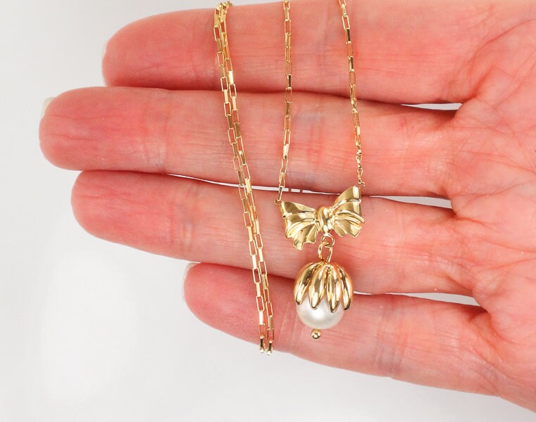 Vintage 14k Yellow Gold Saltwater Cultured Pearl and Bow Necklace Bridal Necklace 18.5"