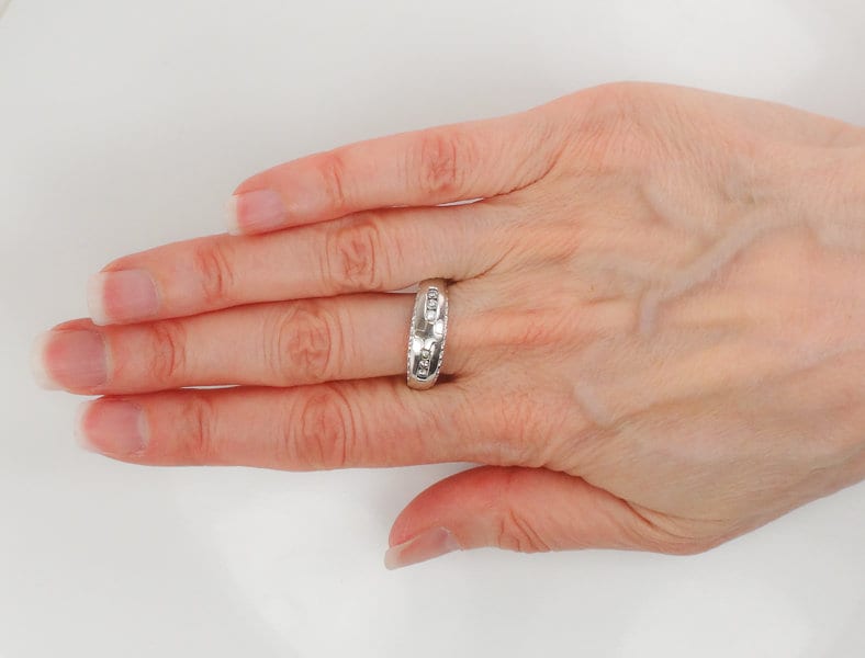 Vintage 14k White Gold CZ Cross Wedding Band Men's or Unisex Size 10.25