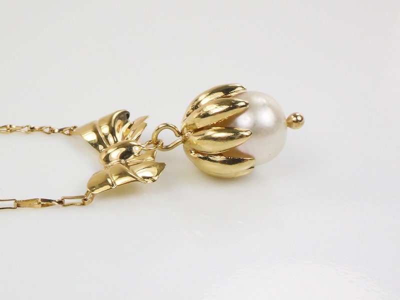 Vintage 14k Yellow Gold Saltwater Cultured Pearl and Bow Necklace Bridal Necklace 18.5"