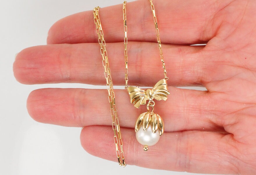 Vintage 14k Yellow Gold Saltwater Cultured Pearl and Bow Necklace Bridal Necklace 18.5"