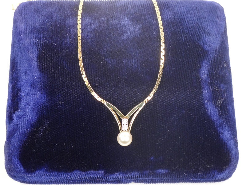Vintage 14k Cultured Pearl Diamond V Necklace - Bridal Necklace Approx 17.5"