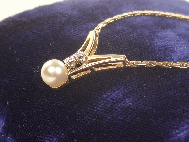 Vintage 14k Cultured Pearl Diamond V Necklace - Bridal Necklace Approx 17.5"