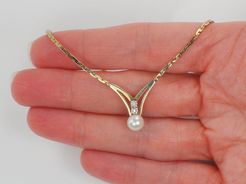 Vintage 14k Cultured Pearl Diamond V Necklace - Bridal Necklace Approx 17.5"