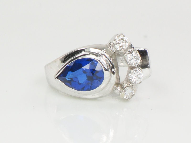 Vintage Retro 14k White Gold Pear Cut Blue Spinel and Diamond Ring, September Birthstone Ring, Pinky Ring Size 4.25