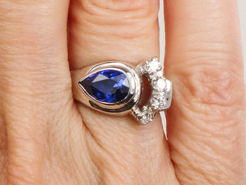 Vintage Retro 14k White Gold Pear Cut Blue Spinel and Diamond Ring, September Birthstone Ring, Pinky Ring Size 4.25