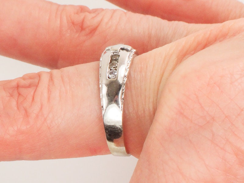 Vintage 14k White Gold CZ Cross Wedding Band Men's or Unisex Size 10.25