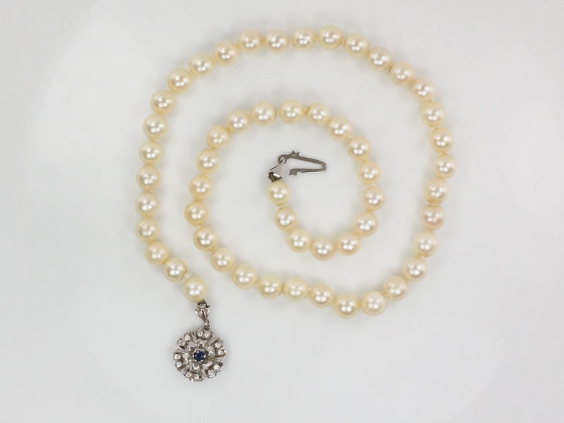 Vintage 18k White Gold Pearl Necklace: Sapphire Floral Clasp, 19" Bridal Strand