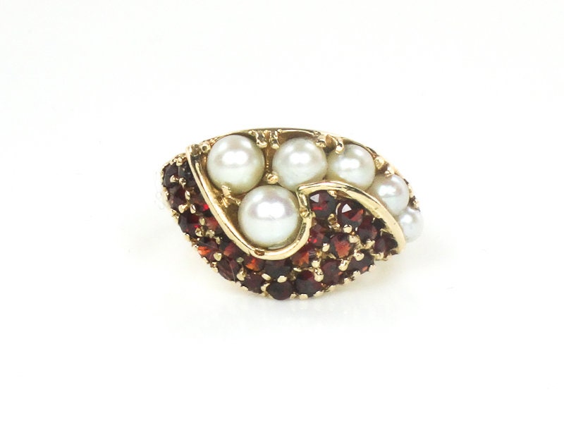 Vintage 14k Yellow Gold Garnet and Cultured Pearl Cluster Ring Size 4.25