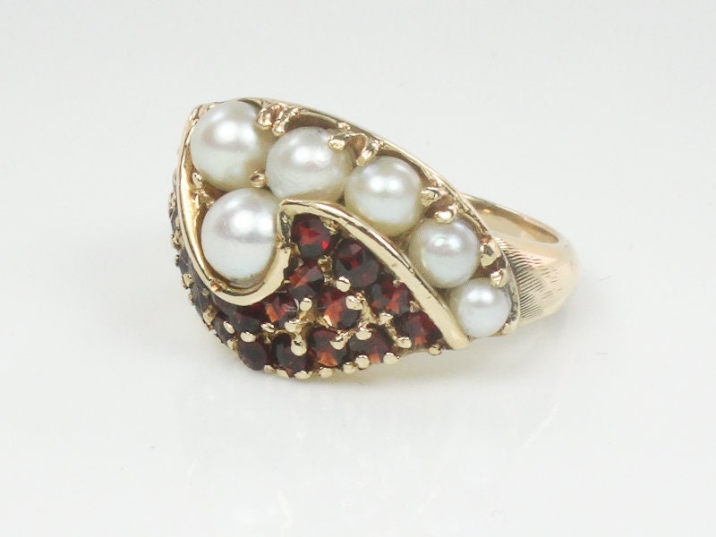 Vintage 14k Yellow Gold Garnet and Cultured Pearl Cluster Ring Size 4.25