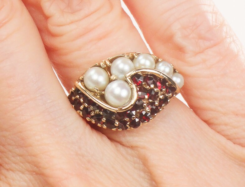 Vintage 14k Yellow Gold Garnet and Cultured Pearl Cluster Ring Size 4.25