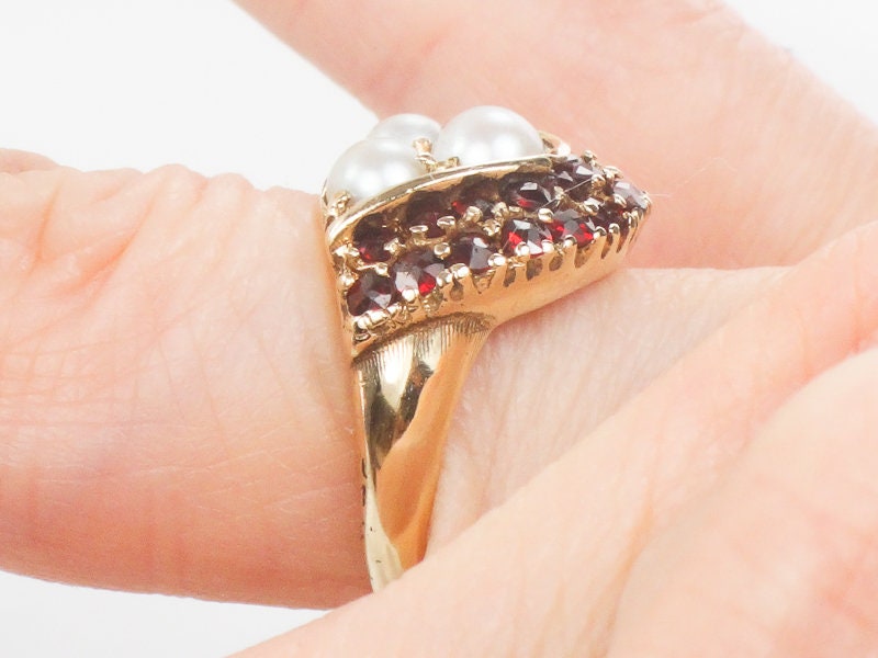 Vintage 14k Yellow Gold Garnet and Cultured Pearl Cluster Ring Size 4.25
