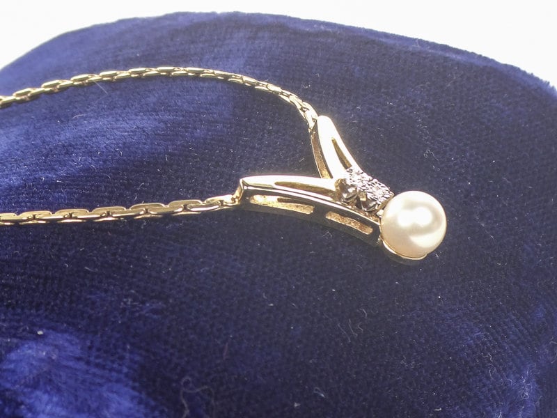 Vintage 14k Cultured Pearl Diamond V Necklace - Bridal Necklace Approx 17.5"
