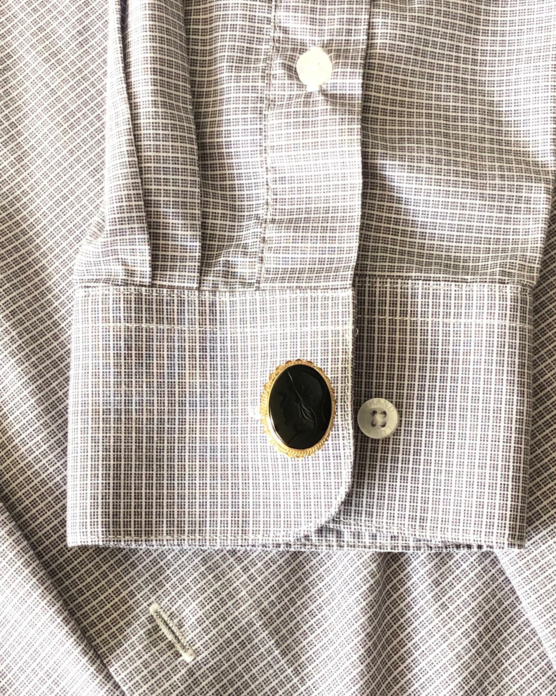 Vintage 14k Gold Black Onyx Intaglio Cufflinks: Roman Soldier Design