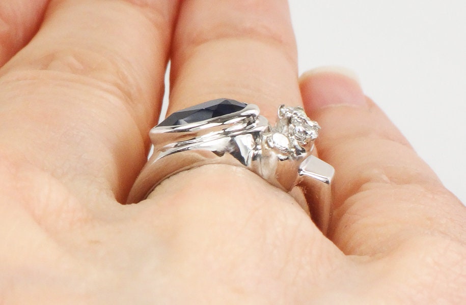 Vintage Retro 14k White Gold Pear Cut Blue Spinel and Diamond Ring, September Birthstone Ring, Pinky Ring Size 4.25