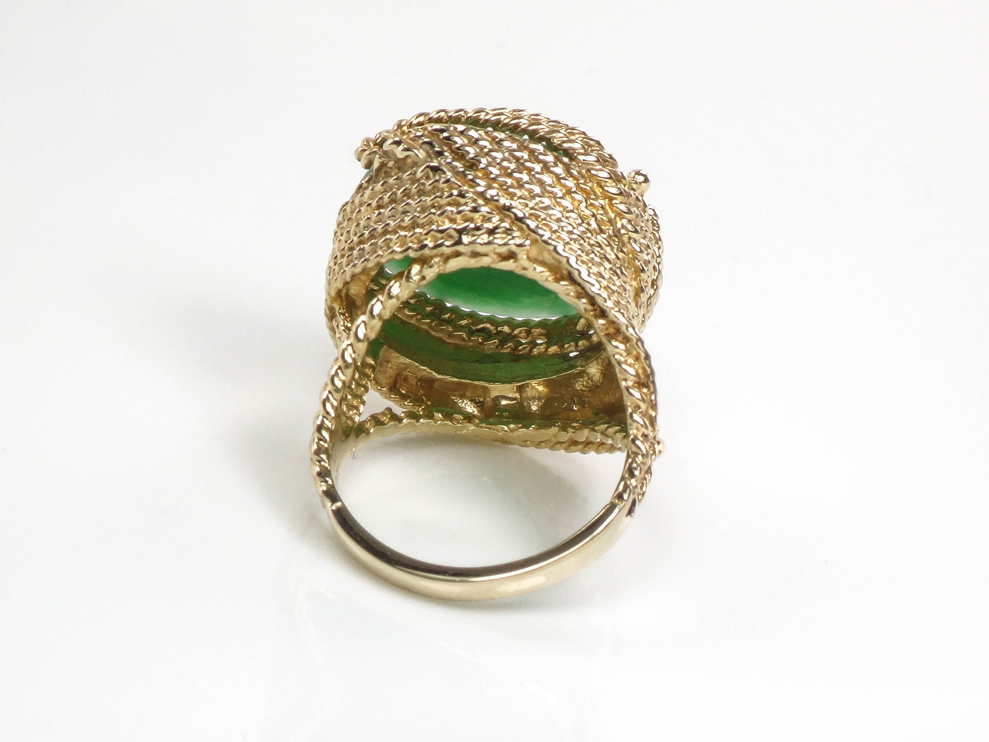 Vintage Large 14k Yellow Gold Round Green Jade Ring Size 7
