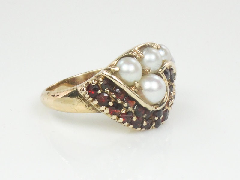 Vintage 14k Yellow Gold Garnet and Cultured Pearl Cluster Ring Size 4.25