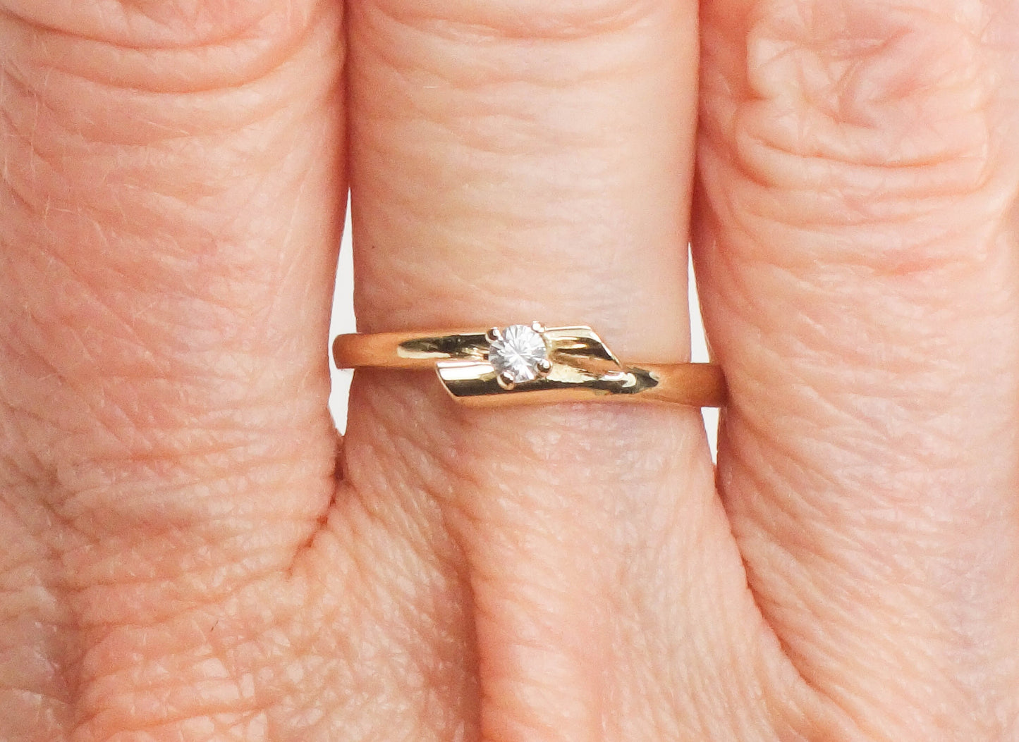 Vintage Thin 14k Yellow Gold Natural Diamond Ring, Everyday Stacking Ring, Size 5.75