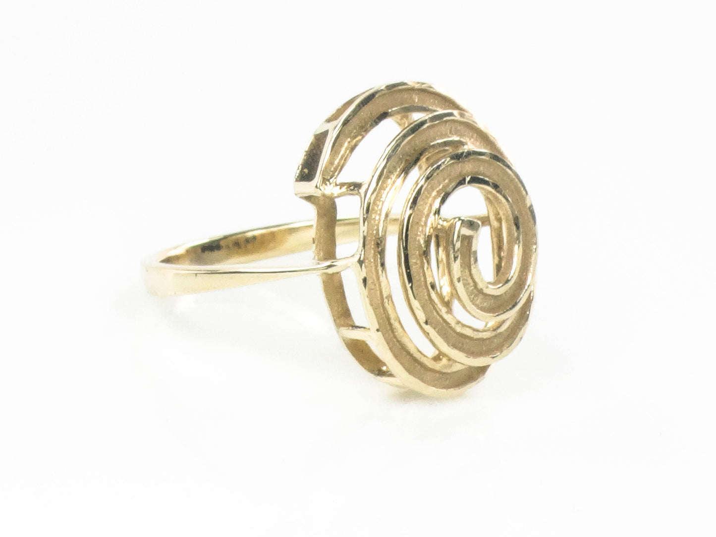 Vintage 14k Solid Yellow Gold Swirl Ring with Modern Style Size 6.75
